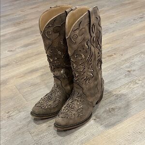 Women size 6 Roper boots- like new